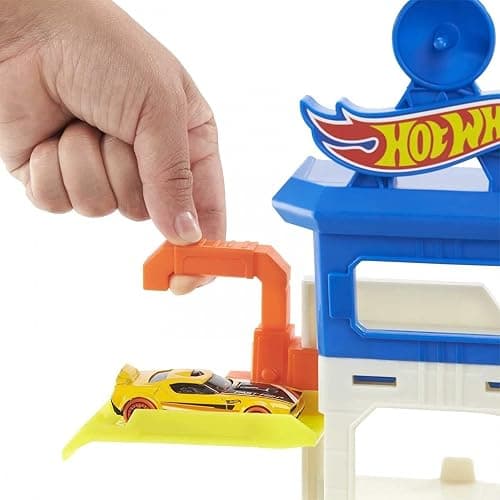 Hot Wheels Attacking Shark Escape Playset thumbnail 3