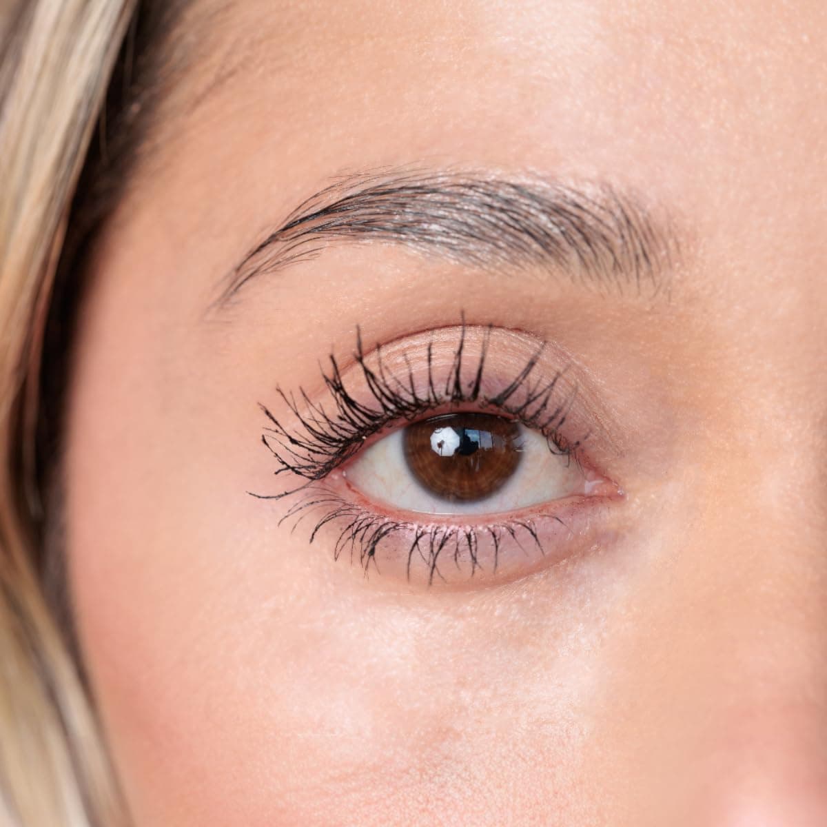 Republic Cosmetics Yuya Rimel - Mascara de pestañas - Enchinador de pestañas - Flash eyelash serum - Rimel Rizador de pestañas - Makeup - rimel - 10 aceites naturales - 10g thumbnail 7