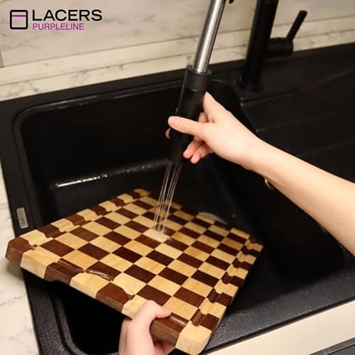 Lacers PurpleLine - Schneidebrett Holz mit Saftrille, Schachmuster Gummibaumholz, Antirutsch-Füße, Küchenbrett 255x385x20mm - Robust & Umweltfreundlich, Perfekt für Fleisch, Gemüse & Brot thumbnail 7