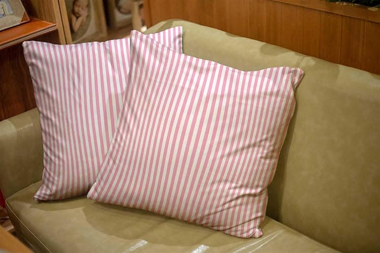 EMMTEEY Set of 2 Stripe Pink White Pillow Covers Geometric Stripes Throw Pillow Covers 18x18 Inch Decorative Pillow Cases for Couch Bedroom Living Room thumbnail 6