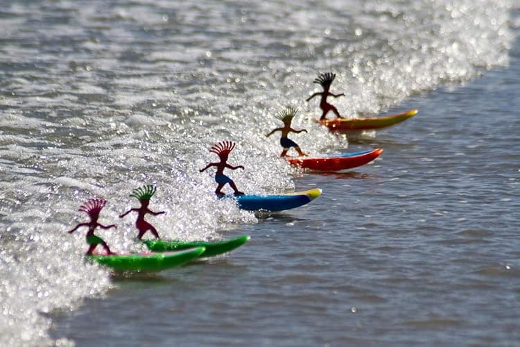 Surfer Dudes Classics Wave Powered Mini-Surfer and Surfboard Toy - J-Bay Jack thumbnail 5