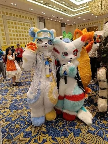 Furry Fursuit Full Body Mascot Costume Soft Plush Fabric for Furry Conventions Cosplay Halloween Festivals Theme Parties thumbnail 5