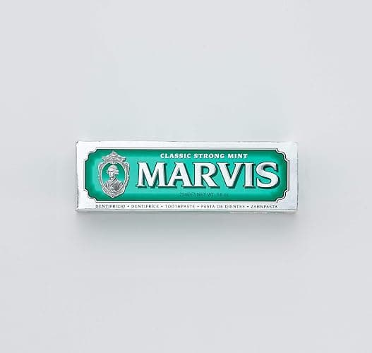 Marvis Classic Strong Mint Toothpaste thumbnail 3