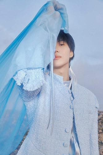 TAEMIN [NEVER GONNA DANCE AGAIN : ACT 2] 3rd Regular Album RANDOM VER. 1p CD+1p Sleeve+1p Photo Book+1p Photo Card +1p Poster(On pack)+1p Unpublished Content+TRACKING CODE K-POP SEALED thumbnail 8