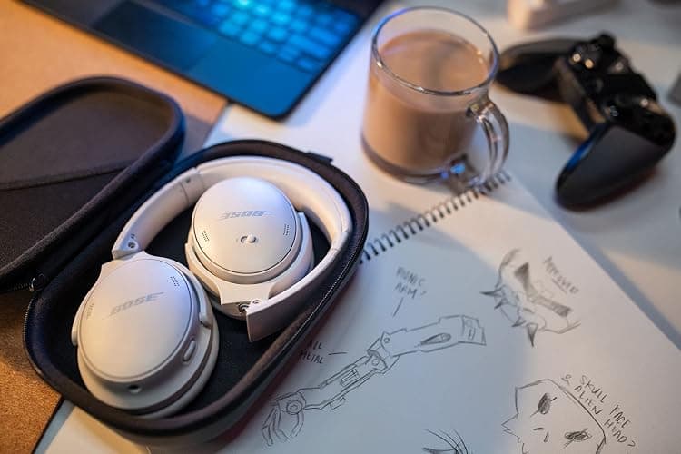 (Refurbished) Bose QuietComfort 45 Noise Canceling Bluetooth Headphones (White Smoke) thumbnail 7