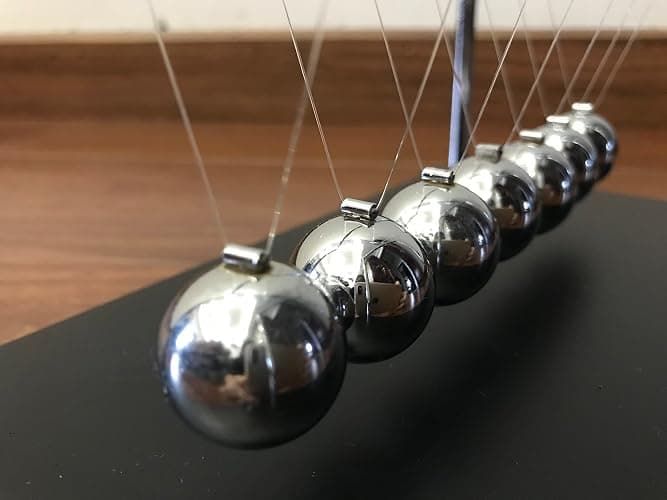 Newtons Cradle Pendulum with 7balls 50+ Sec Swingtime Glass Base Balance Ball thumbnail 6