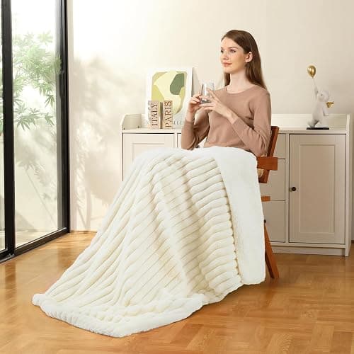 GarveeHome Electric Blanket Heated Throw, Heated Blanket Cozy Faux Rabbit Fur with 4 Heating Levels & 4 Hours Auto Off, Over-Heat Protection, Machine Washable, ETL Certification, Beige White 50"x60" thumbnail 2