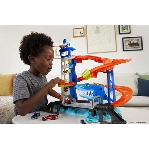 Hot Wheels Attacking Shark Escape Playset thumbnail 2