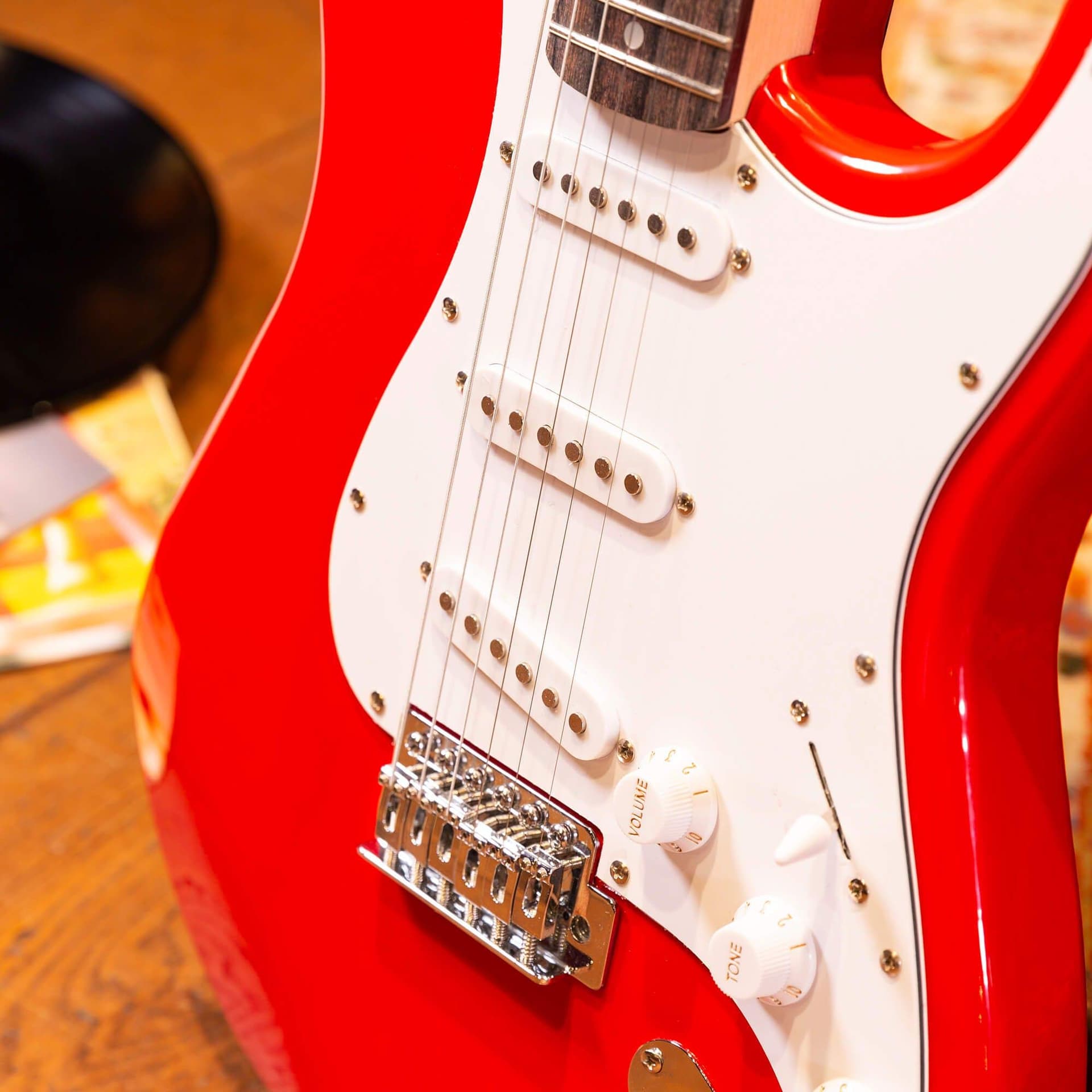 MAX GigKit Red Stratocaster Electric Guitar Pack thumbnail 3