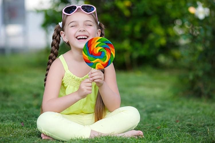 3-Pack Mega 5 Inch Rainbow Swirl Lollipop, Individually Wrapped With Net, Jumbo Suckers - 5" Inch 140 Gram thumbnail 4