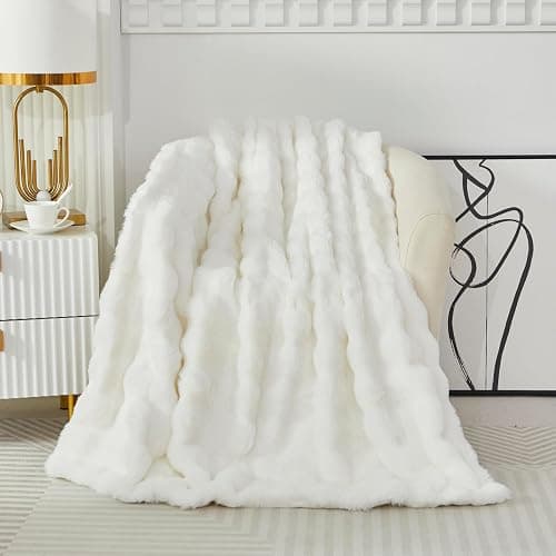 Faux Fur Throw Blanket Fleece Bubble Blanket Casa Carina-Super Soft Fluffy Fuzzy Blanket Plush Blanket-Cozy and Thick for Couch Chair Bed 130x160cm(51x63in) White thumbnail 6
