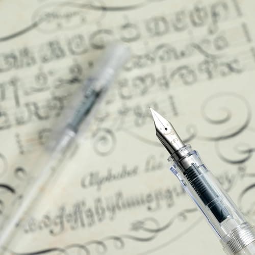 PILOT Kakuno Fountain Pen, Clear Barrel, Extra Fine Nib (10816) thumbnail 3
