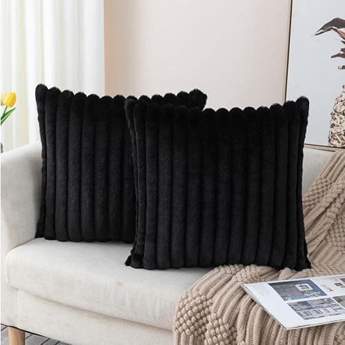 2 throw pillows thumbnail 2