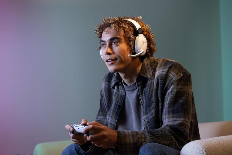 Turtle Beach Recon 70 Wired Multiplatform Gaming Headset for PS5, PC, Xbox | PlayStation, PS4, Xbox Series X|S, Xbox One, Mobile, Flip-to-Mute Mic, 40mm Speakers, Lightweight, Soft Earpads, White thumbnail 7