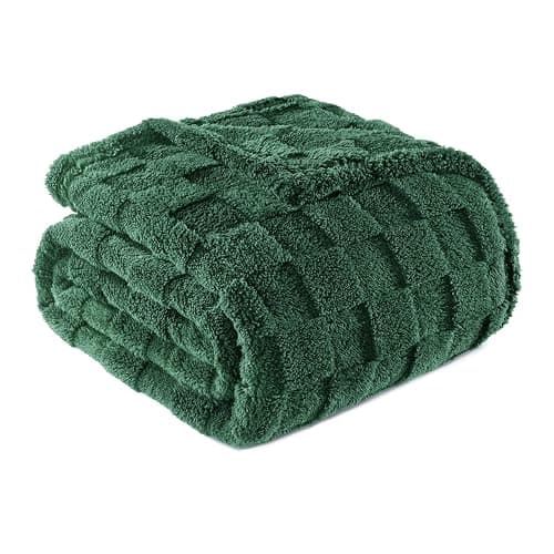 Exclusivo Mezcla Fleece Throw Blanket for Couch,Super Soft and Warm Lightweight Checkered Pattern Blankets for All Seasons, 50x60 Inches, Forest Green - Image 1