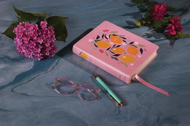 NIV, Journal the Word Bible (Perfect for Note-Taking), Double-Column, Leathersoft, Pink, Red Letter, Comfort Print: Reflect, Take Notes, or Create Art Next to Your Favorite Verses thumbnail 2