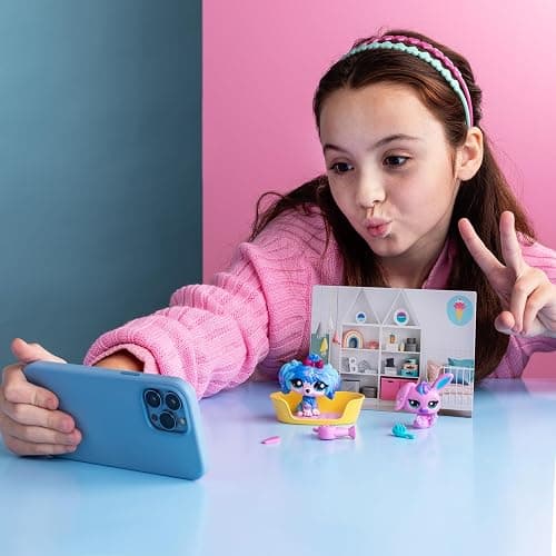 Littlest Pet Shop Petfluencer Super Salon | Petfluencer Set Contains 2 LPS Mini Pet Toys 4 Accessories 1 Backdrop 1 Collector Card and 1 Virtual Code | Collectable Toys for Girls and Boys thumbnail 2