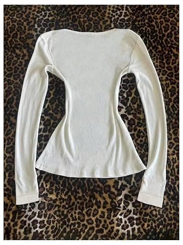 Verdusa Women's Y2K Gothic Grunge Clothes Emo Tops Graphic Tees Long Sleeve Shirts Vintage 2000s Clothing thumbnail 3