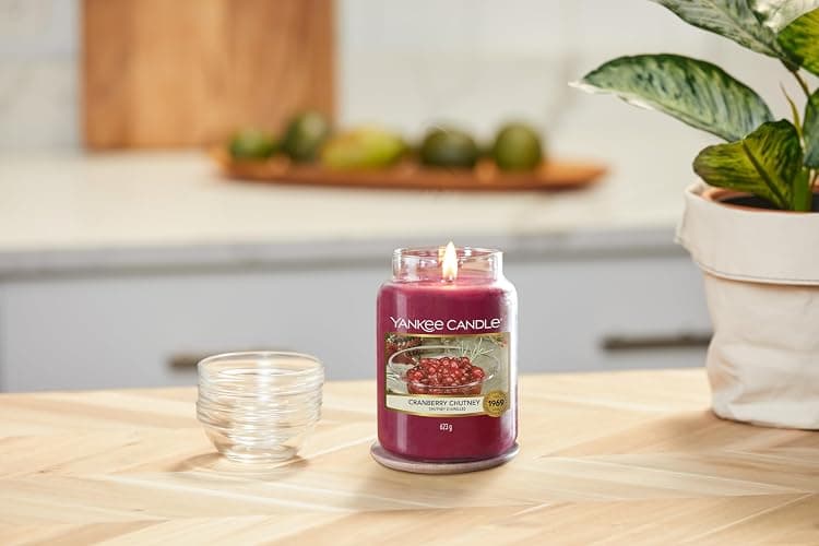 Yankee Candle Scented Candle | Candela in giara grande della Chutney di Mirtilli Rossi | Candele a lunga combustione: fino a 150 ore | Regali di Natale perfetti per le donne thumbnail 2