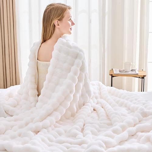 NEWCOSPLAY Faux Fur Twin Blanket Ivory Bubble Blanket Thick Warm Soft for Couch Sofa Bed 550GSM (Ivory, Twin(60"x80")) | Soft, Warm, Thick, for Couch Sofa Bed thumbnail 3