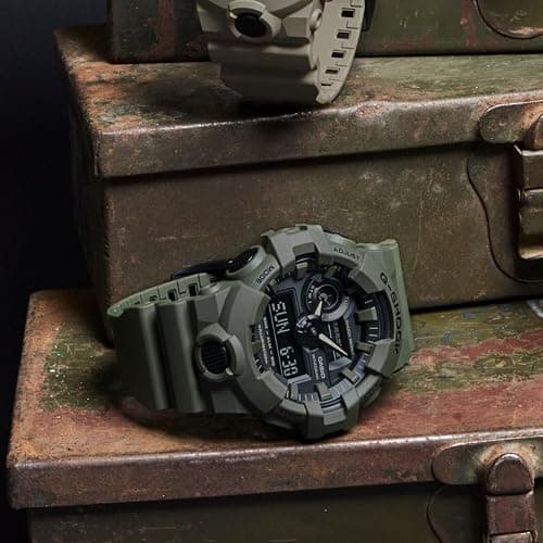 Casio Men's 700UC Series G-Shock Quartz 200M WR Shock Resistant Resin Strap and Case thumbnail 2