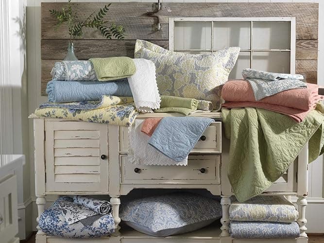 Laura Ashley - Queen Quilt Set, Soft & Reversible Cotton Floral Bedding with a Medium Weight Feel, 3 Piece Bed Set with Matching Pillowcases (Paisley Printed Patchwork Blue) thumbnail 5