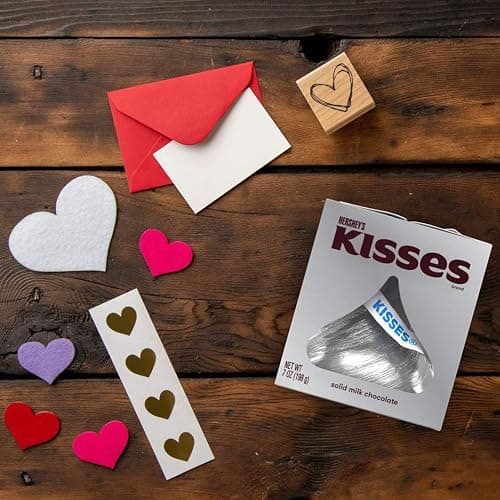 HERSHEY'S KISSES Solid Milk Chocolate Candy Gift Box, 7 oz thumbnail 4