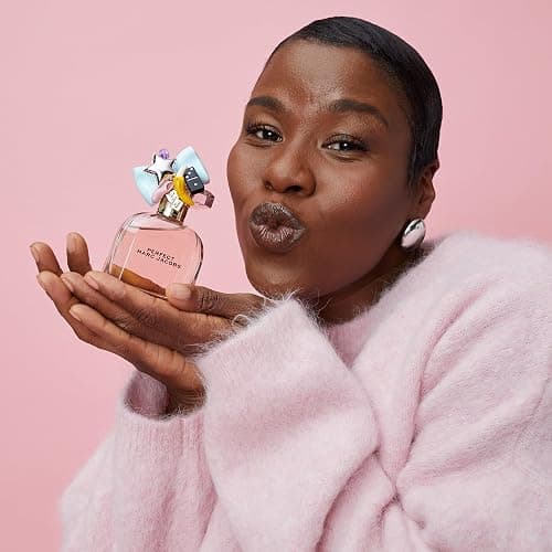 Marc Jacobs Perfect Eau de Parfum – Floral Women's Perfume – With Notes of Rhubarb, Daffodil, Almond Milk & Cashmeran thumbnail 5