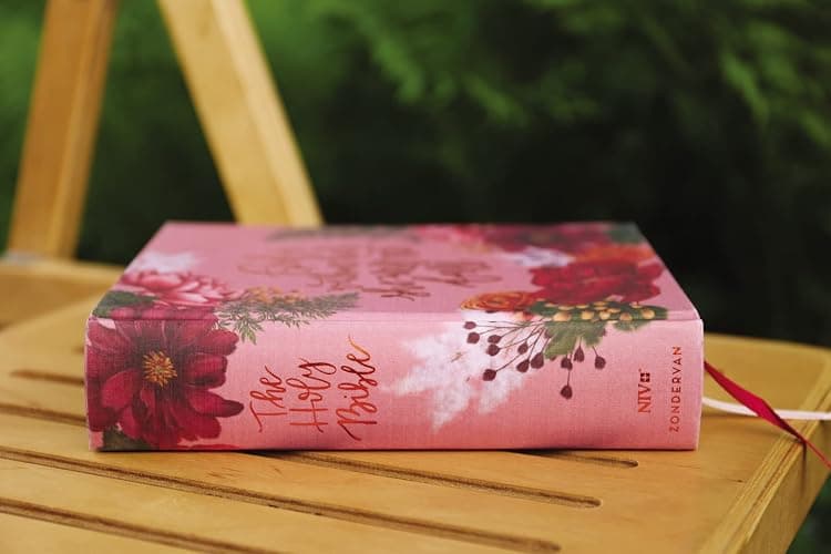NIV, Artisan Collection Bible, Cloth over Board, Pink Floral, Designed Edges under Gilding, Red Letter, Comfort Print thumbnail 4