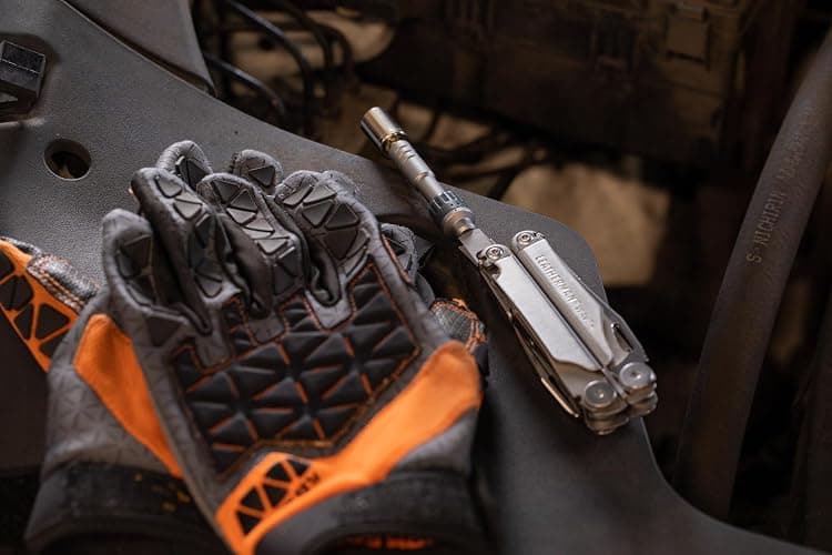 Leatherman, Ratchet driver, fits both Leatherman flat bits and standard ¼ inch bits. thumbnail 3