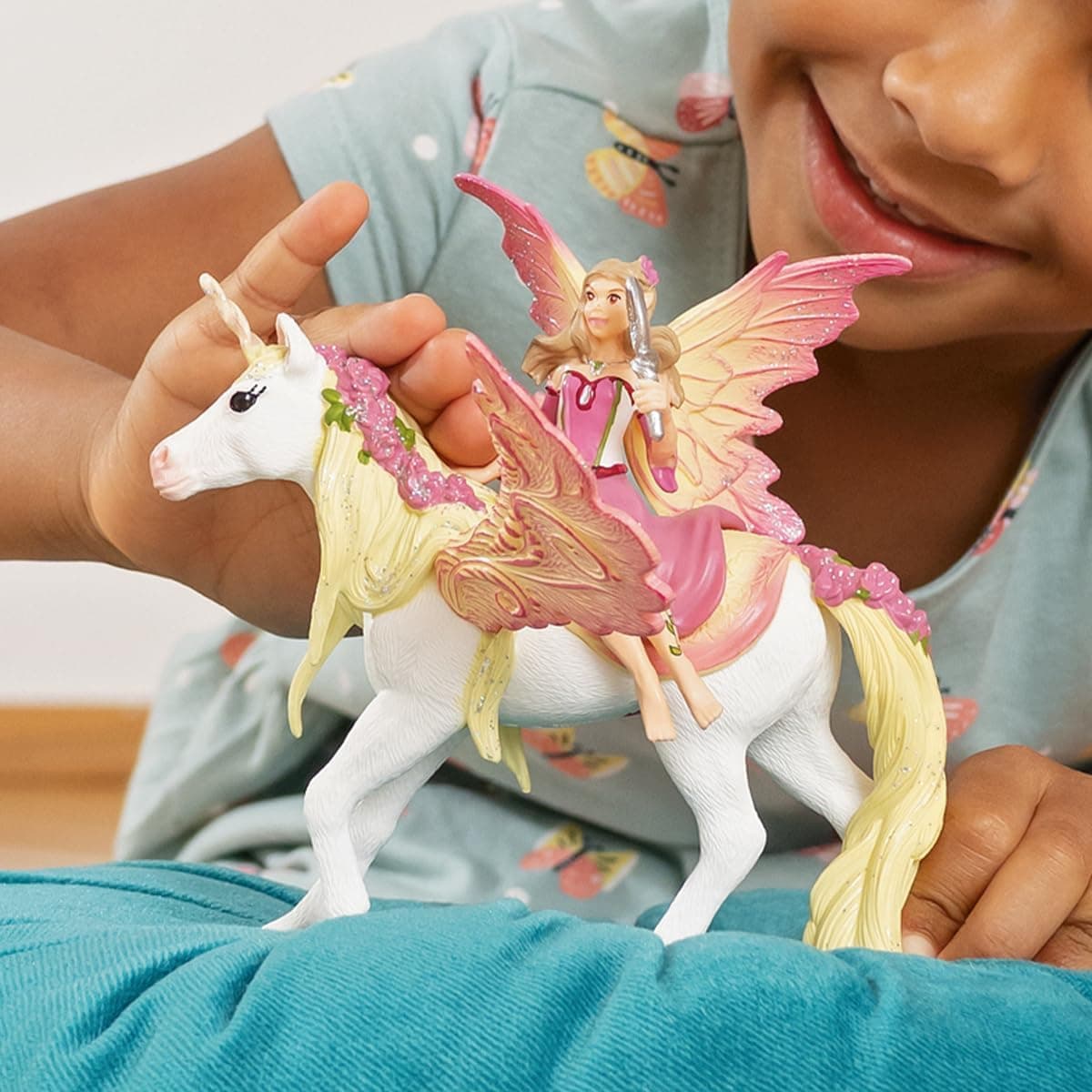schleich BAYALA 70568 Pegasus Unicorn Feya Figure with Mirror and Magnet Gift for Girls and Boys Birthday Decoration and Collectible Figures from 5 Years | Set of 3 thumbnail 8