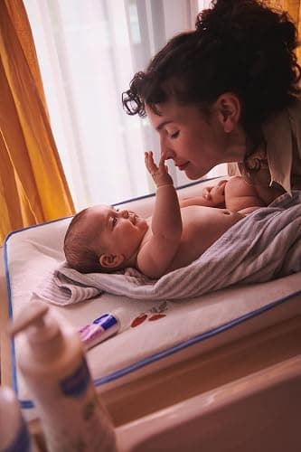 Mustela Newborn Arrival Gift Set - Baby Skincare & Bath Time Essentials - Natural & Plant Based - 5 Items Set thumbnail 12