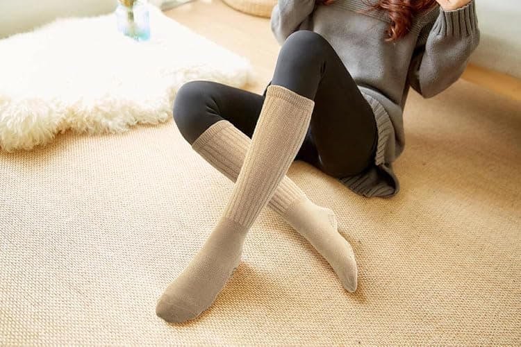 BomKinta Pilates Socks with Grips for Women - Yoga Grippy Slouch Scrunch Sock - Slipper Socks for Barre Workout Hospital thumbnail 2