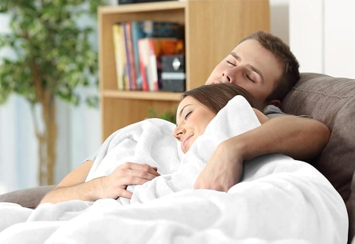 Utopia Bedding Fleece Blanket King Size White 300GSM Luxury Anti-Static Fuzzy Soft Microfiber Bed Blanket (90x102 Inch) - King (90x102 Inch) - White thumbnail 6