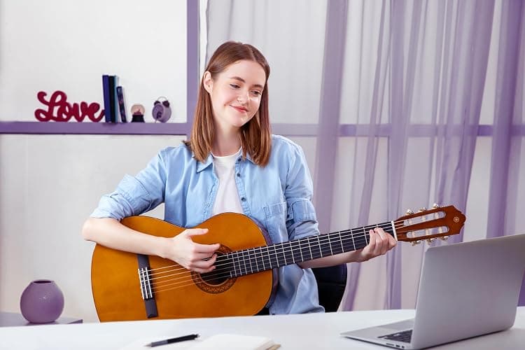 Yamaha C40II Classical Guitar, Full Size With Rosewood Fingerboard and Bridge, Natural thumbnail 8