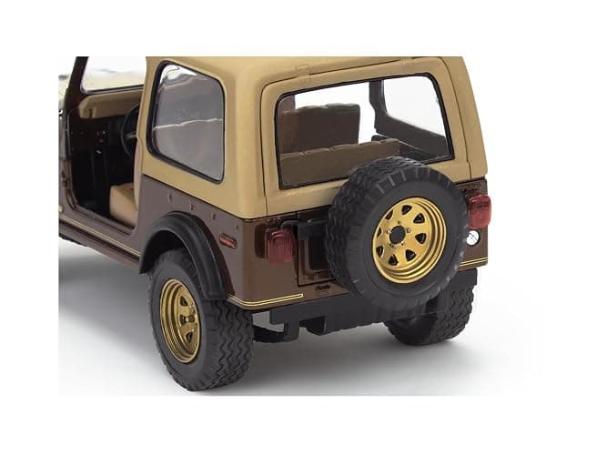 Revell 14547 '77 Jeep CJ-7 2'N1 1:24 Scale 136-Piece Skill Level 5 Model Building Kit thumbnail 8