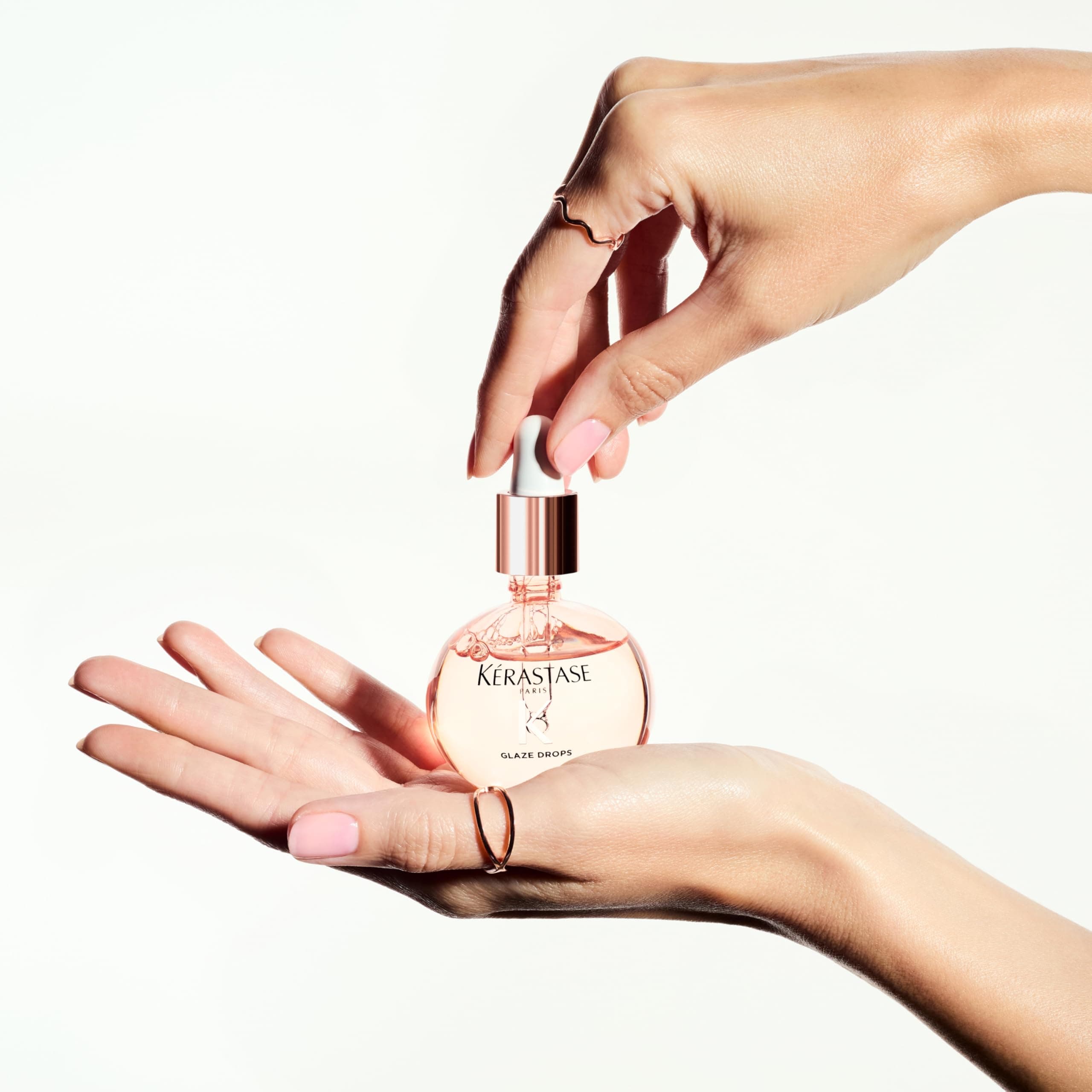 Kérastase, Óleo, Gloss Absolu, Glaze Drops, para todos os tipos de cabelos com tendência ao frizz, formulado com óleo de rosa silvestre, potencializa o brilho, elasticiade e maciez, 45ml thumbnail 13