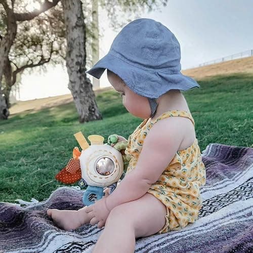 HABA Teether Cuddly Rainbow Round - Soft Activity Toy with Rattling & Teething Elements,Multicolored thumbnail 7