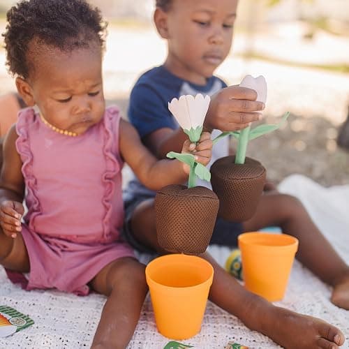 Melissa & Doug Let’s Explore Flower Gardening Play Set with Color-Changing Flowers (16 Pieces) thumbnail 6