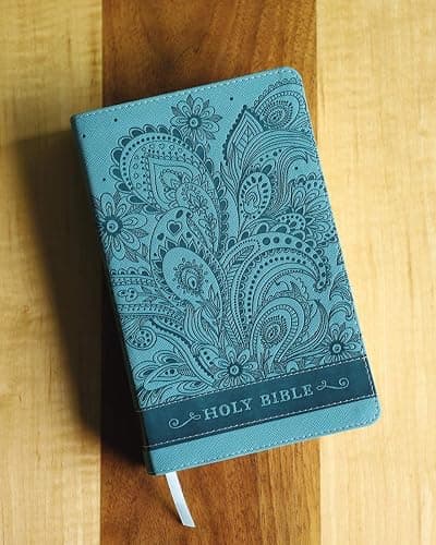 NIV, Bible for Teen Girls, Leathersoft, Blue: Growing in Faith, Hope, and Love – The Perfect Christian Faith Gift for Your Teenage Girl, Age 13-18 thumbnail 8