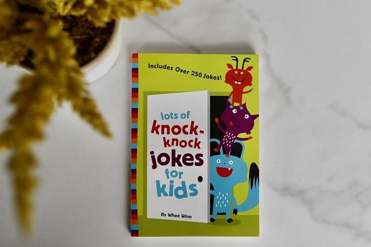 Lots of Knock-Knock Jokes for Kids: A Funny, Laugh Out Loud Busy Book for Children with Over 250 Jokes, Riddles, Tongue Twisters, and Puns thumbnail 7