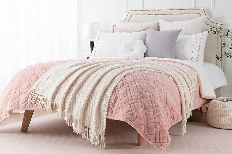 BATTILO HOME White Throw Blanket for Couch, Lightweight Cream Knitted Throw for Sofa Bed Home Decor Textured Soft Cozy Throw with Tassels Suitable All Seasons 50"x60" thumbnail 5