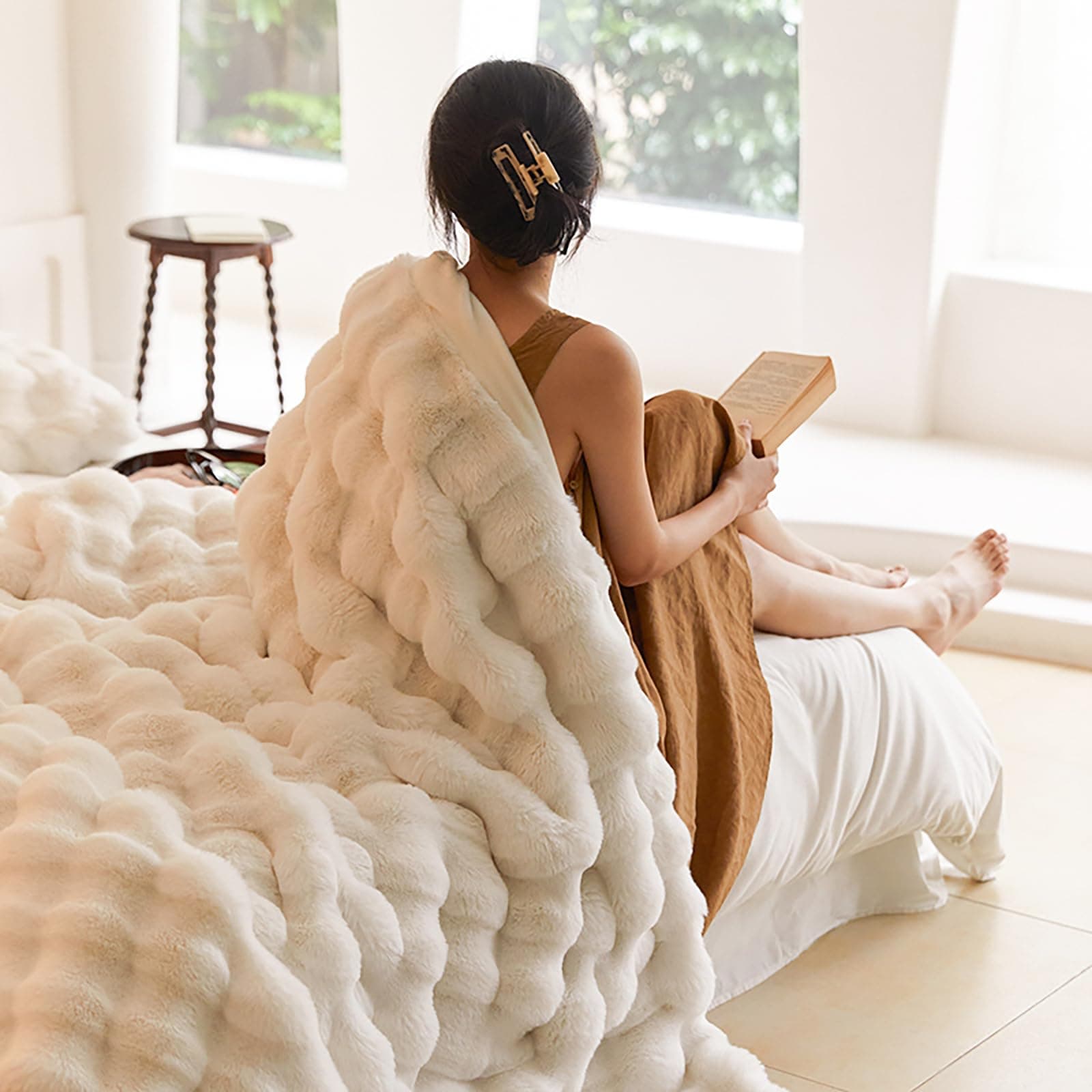 Faux Rabbit Fur Throw Blanket, Luxury Soft Warm Bubble Blanket for Bed, Couch, Sofa, Beige, 127 X 152 CM thumbnail 3