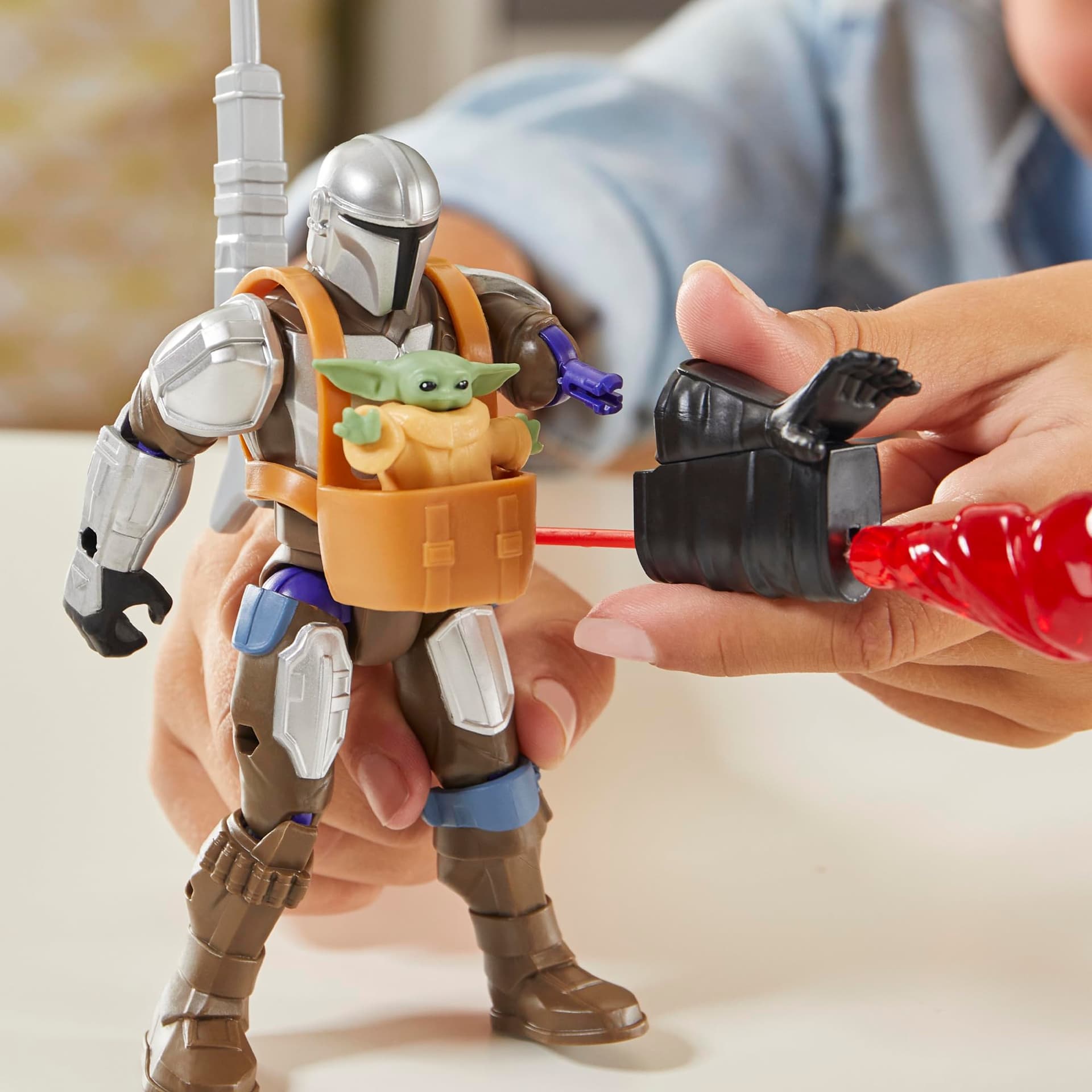 Star Wars Mixmashers Mando and Grogu DLX Figure thumbnail 8