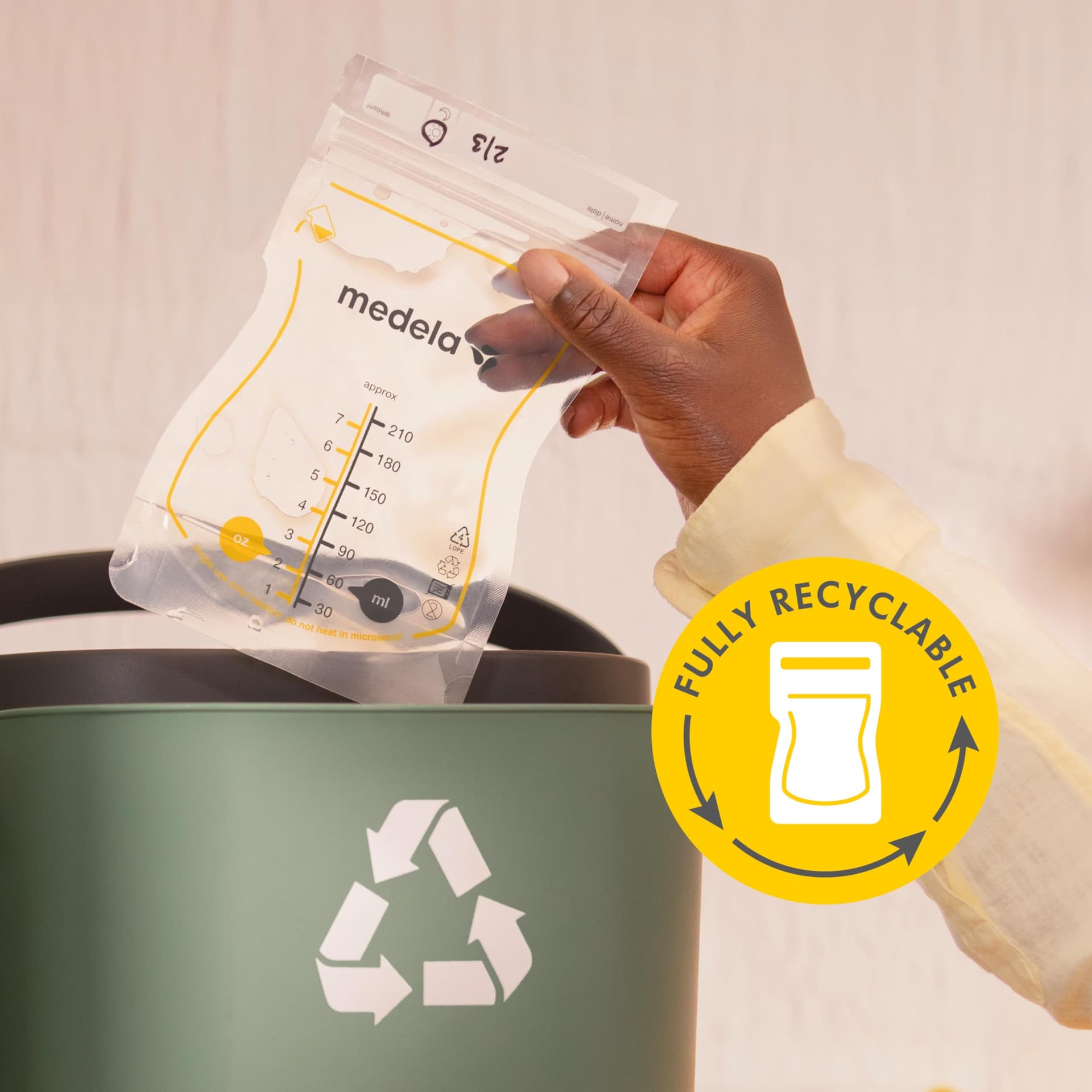 Medela Easy Pour Breastmilk Storage Bags, Disposable Leakproof Breast Milk Bags with Milk Protection, Recyclable & BPA Free, 210ml Capacity, 25 Pack thumbnail 6