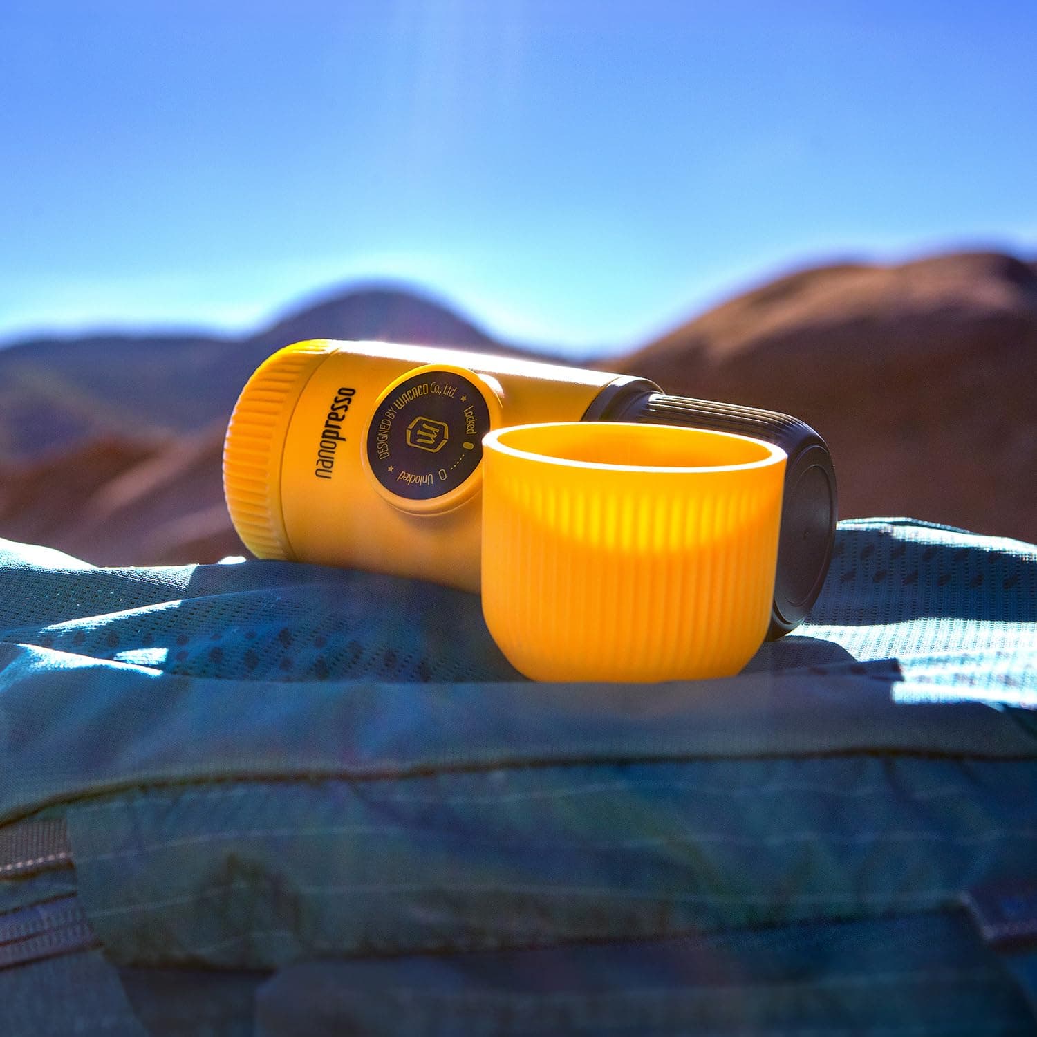 Wacaco Nanopresso Portable Espresso Maker, versión mejorada de Minipresso, cafetera de mano a presión de 18 bar, gadgets de viaje, de funcionamiento manual, compatible con café molido, perfecto para acampar (Edición Amarillo Patrol) thumbnail 6