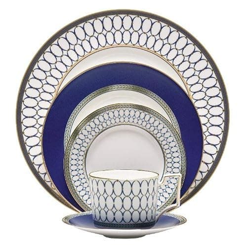 Wedgwood 5 Piece Bone China Place Setting, Renaissance Gold - Image 1