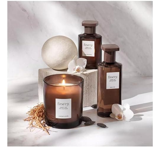 Finery Sweet On The Outside Candle, 7oz | Glass Candle with 37 Hours Burn Time | Comes with Makeup Remover Pads​ Gift thumbnail 4