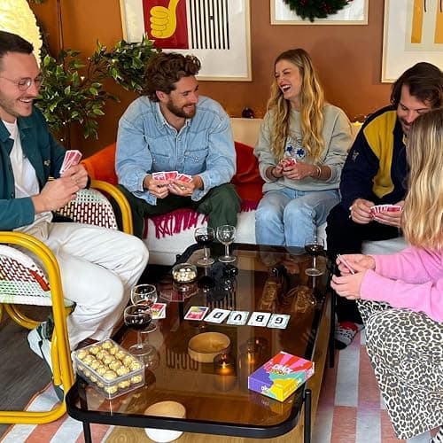 CRACK STORY | Jeu d’Ambiance Drôle et Addictif | Jeu de Société Famille & Adultes | Idée Cadeau Originale pour Noël ou Soirée Entre Amis | 2 à 8 Joueurs | Dès 10 Ans | Français thumbnail 2