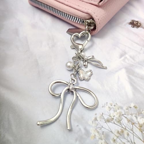 Nalefow Keychain for Women Gold Bow Angel Wings KeyChains Novel Star Heart Strawberry Racket Pendants Bag Charm Key Chains thumbnail 4
